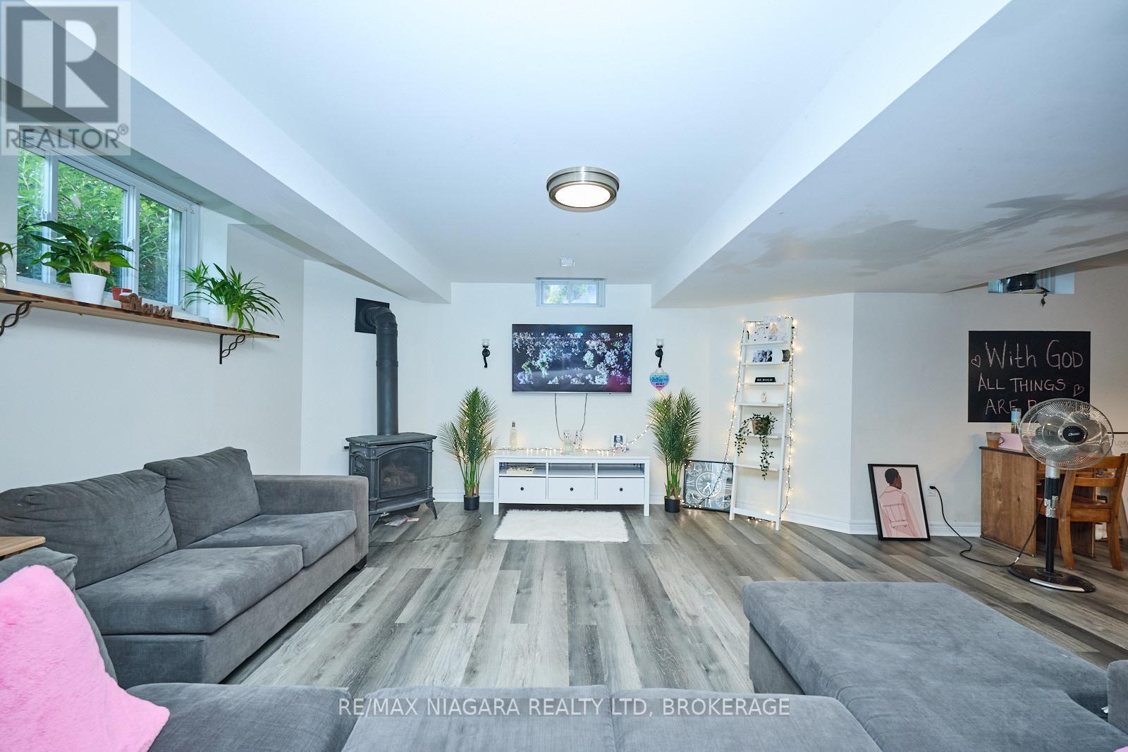 690 Brian Street, Fort Erie, Ontario  L2A 6W2 - Photo 24 - X12485388