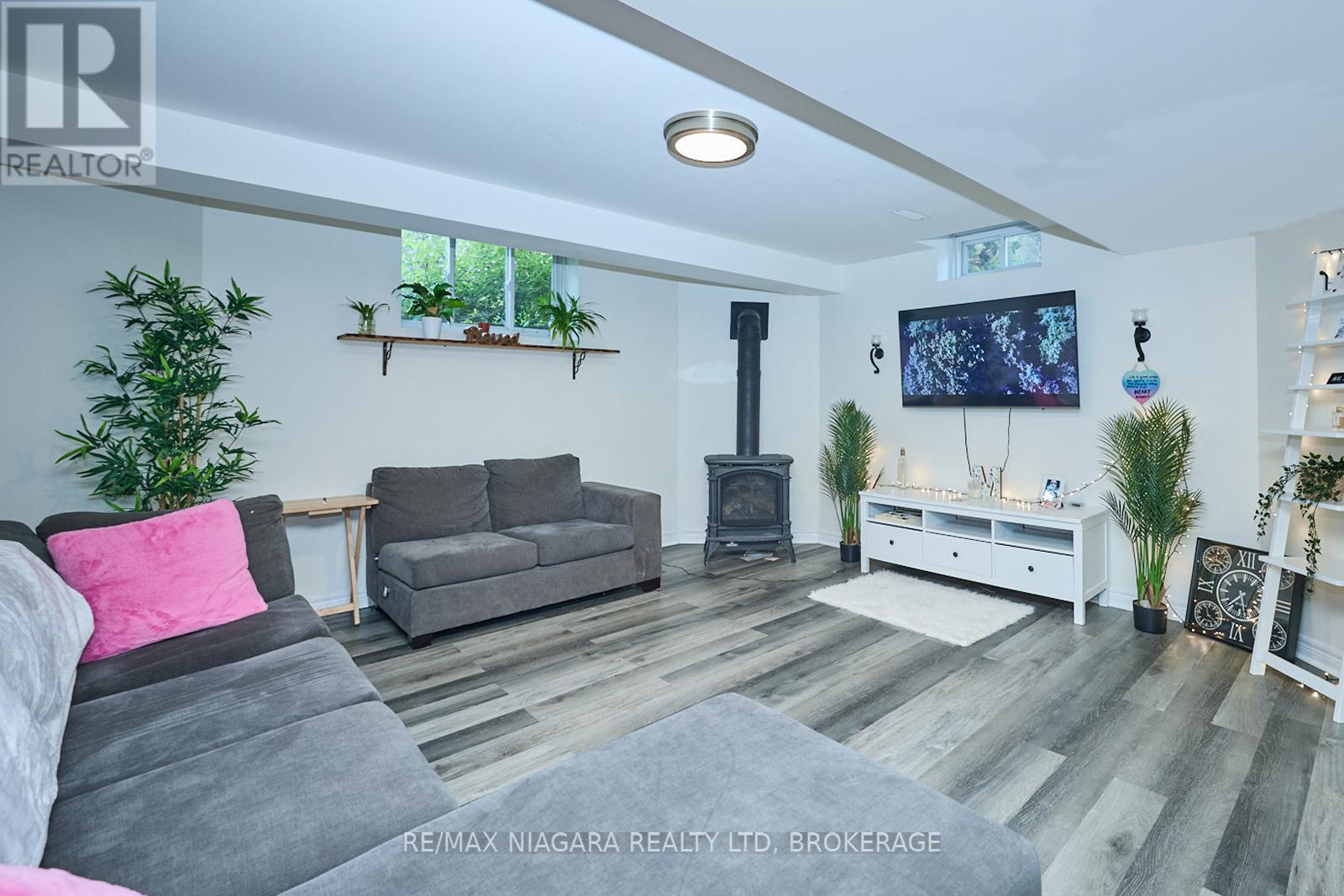 690 Brian Street, Fort Erie, Ontario  L2A 6W2 - Photo 25 - X12485388