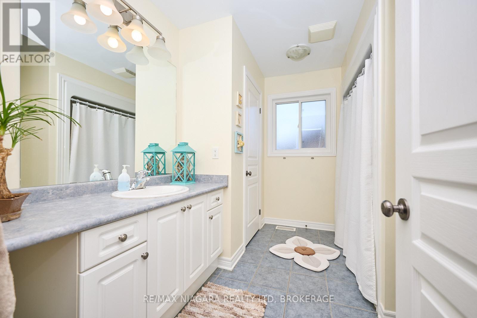 690 Brian Street, Fort Erie, Ontario  L2A 6W2 - Photo 34 - X12485388