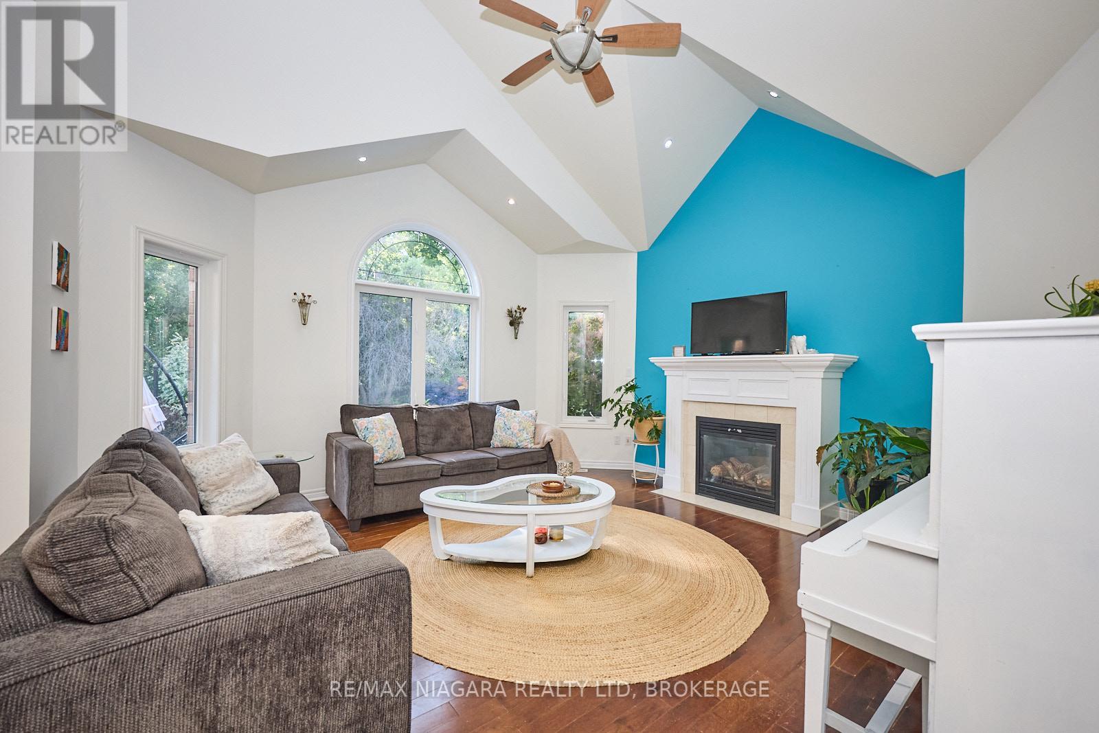 690 Brian Street, Fort Erie, Ontario  L2A 6W2 - Photo 7 - X12485388