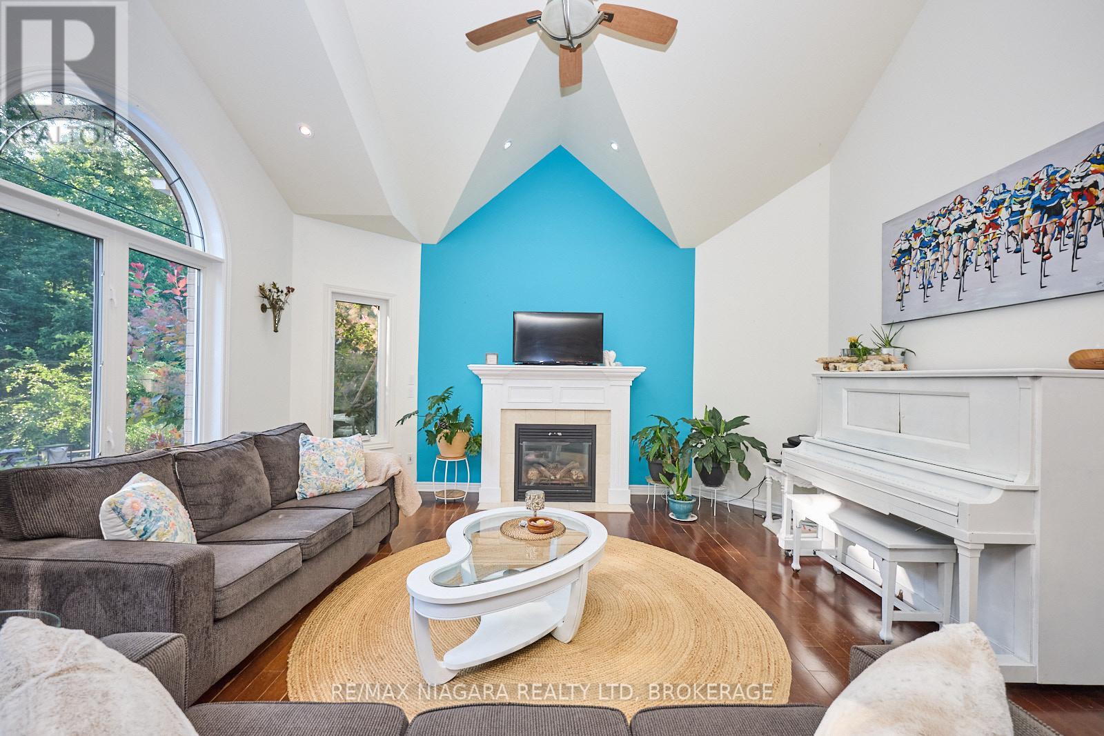 690 Brian Street, Fort Erie, Ontario  L2A 6W2 - Photo 8 - X12485388