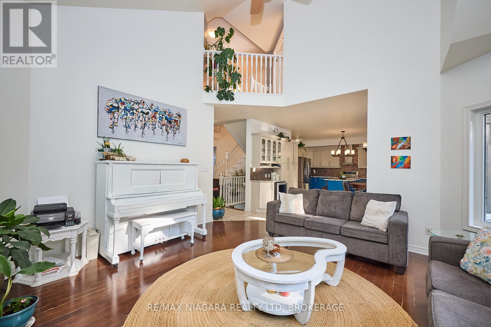 690 Brian Street, Fort Erie, Ontario  L2A 6W2 - Photo 9 - X12485388