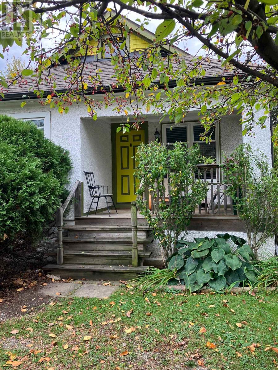 16 Ida Street, St. Catharines (E. Chester), Ontario  L2R 3X4 - Photo 1 - X12485392