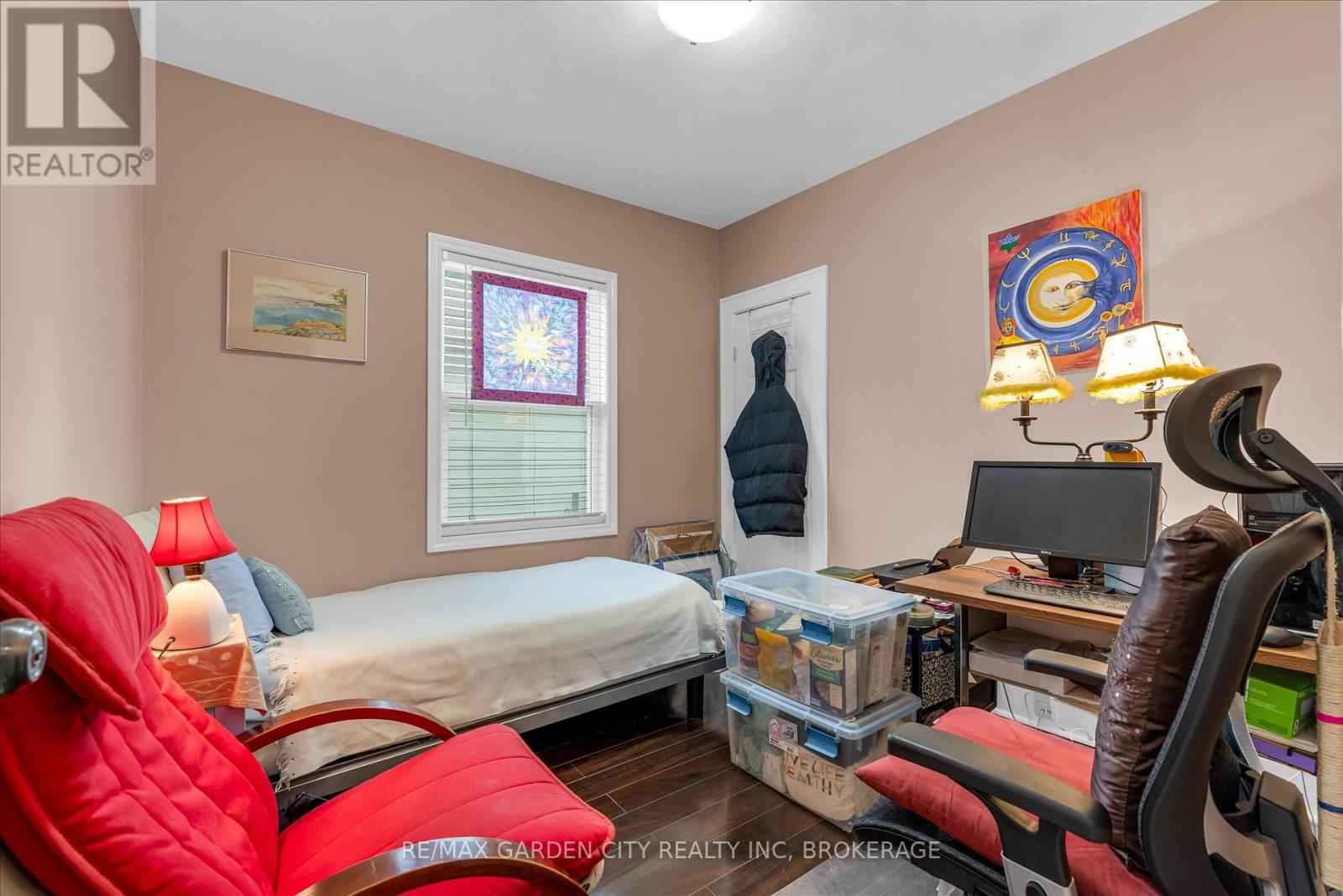 16 Ida Street, St. Catharines (E. Chester), Ontario  L2R 3X4 - Photo 12 - X12485392