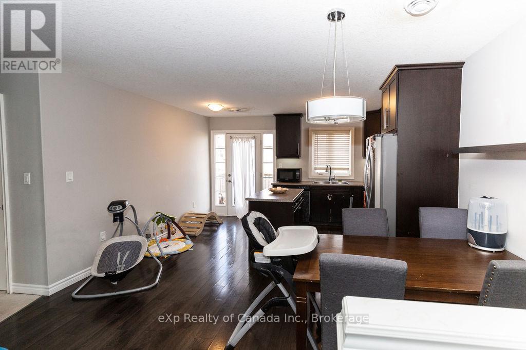 72 - 3320 Meadowgate Boulevard, London South, Ontario N6M 0A7 - Photo 2 - X12485373