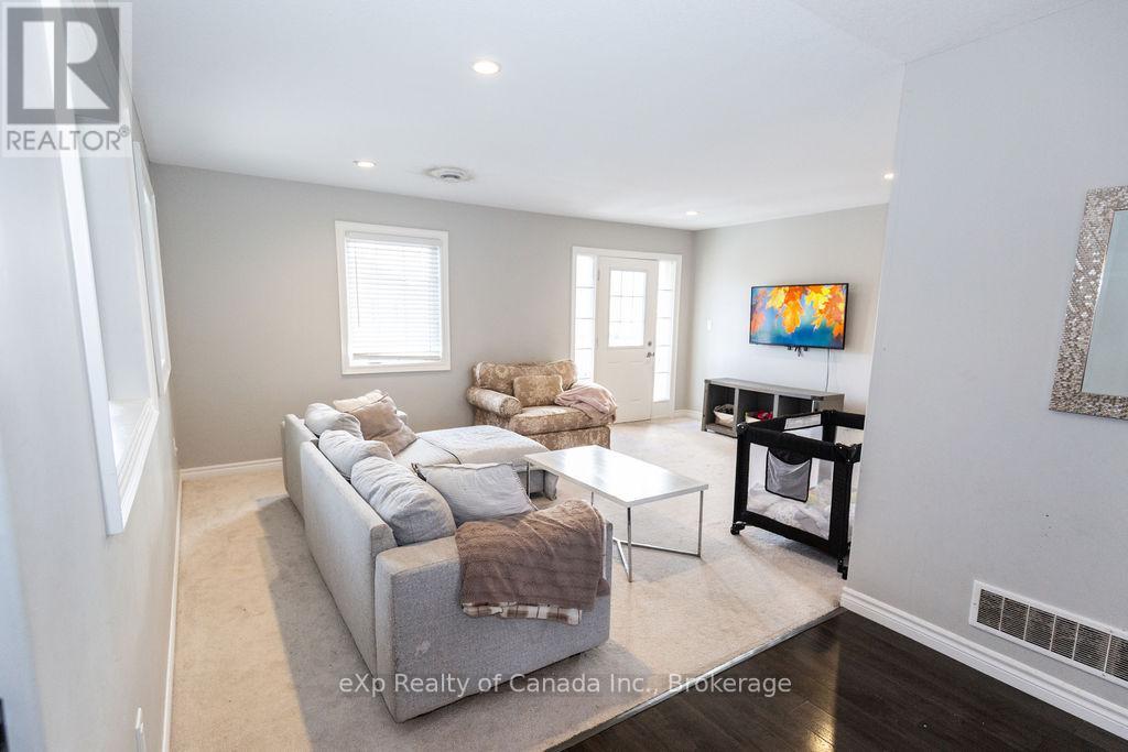 72 - 3320 Meadowgate Boulevard, London South, Ontario N6M 0A7 - Photo 9 - X12485373