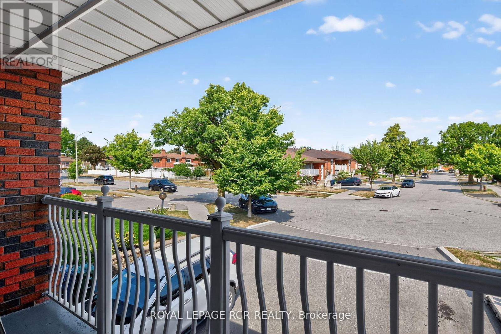 19 Navaho Drive, Toronto (Pleasant View), Ontario  M2H 2X2 - Photo 3 - C12485168