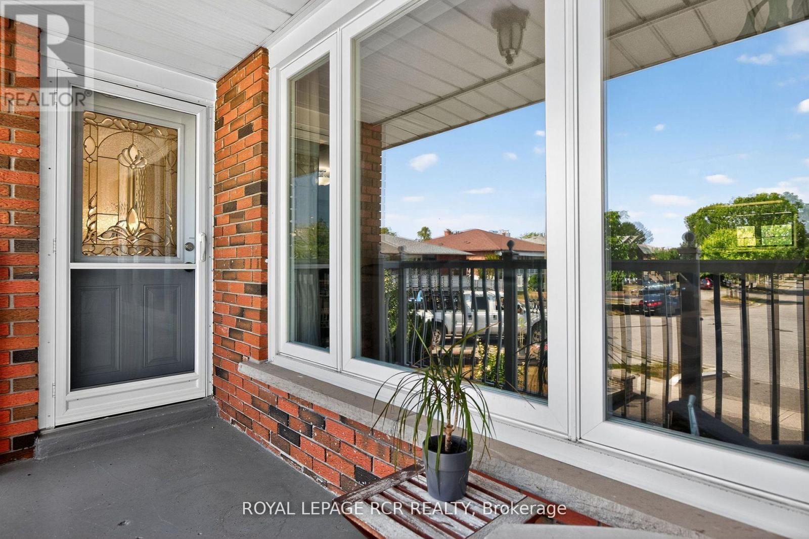 19 Navaho Drive, Toronto (Pleasant View), Ontario  M2H 2X2 - Photo 4 - C12485168