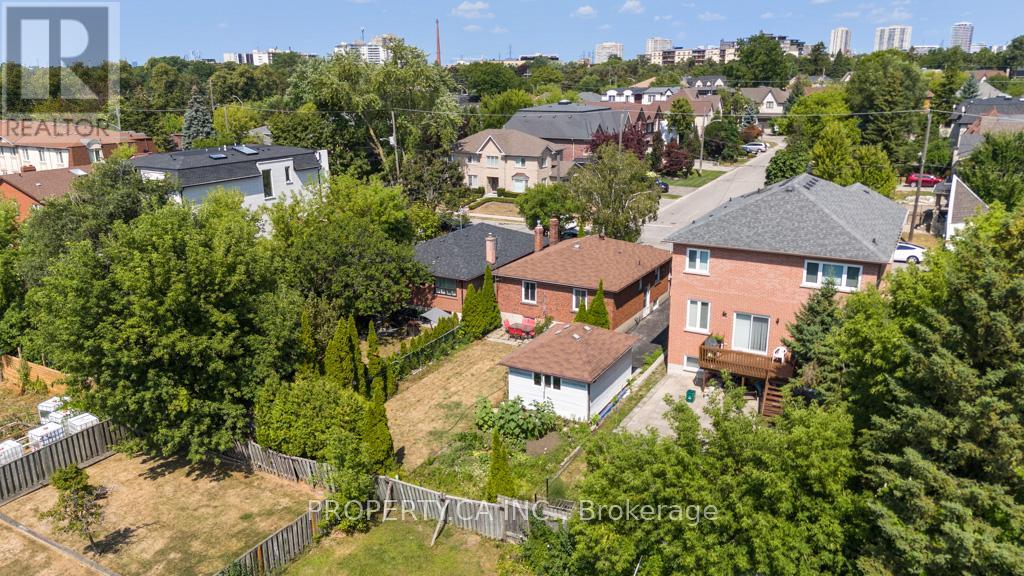 35 Farrell Avenue, Toronto, Ontario  M2R 1C7 - Photo 25 - C12485198
