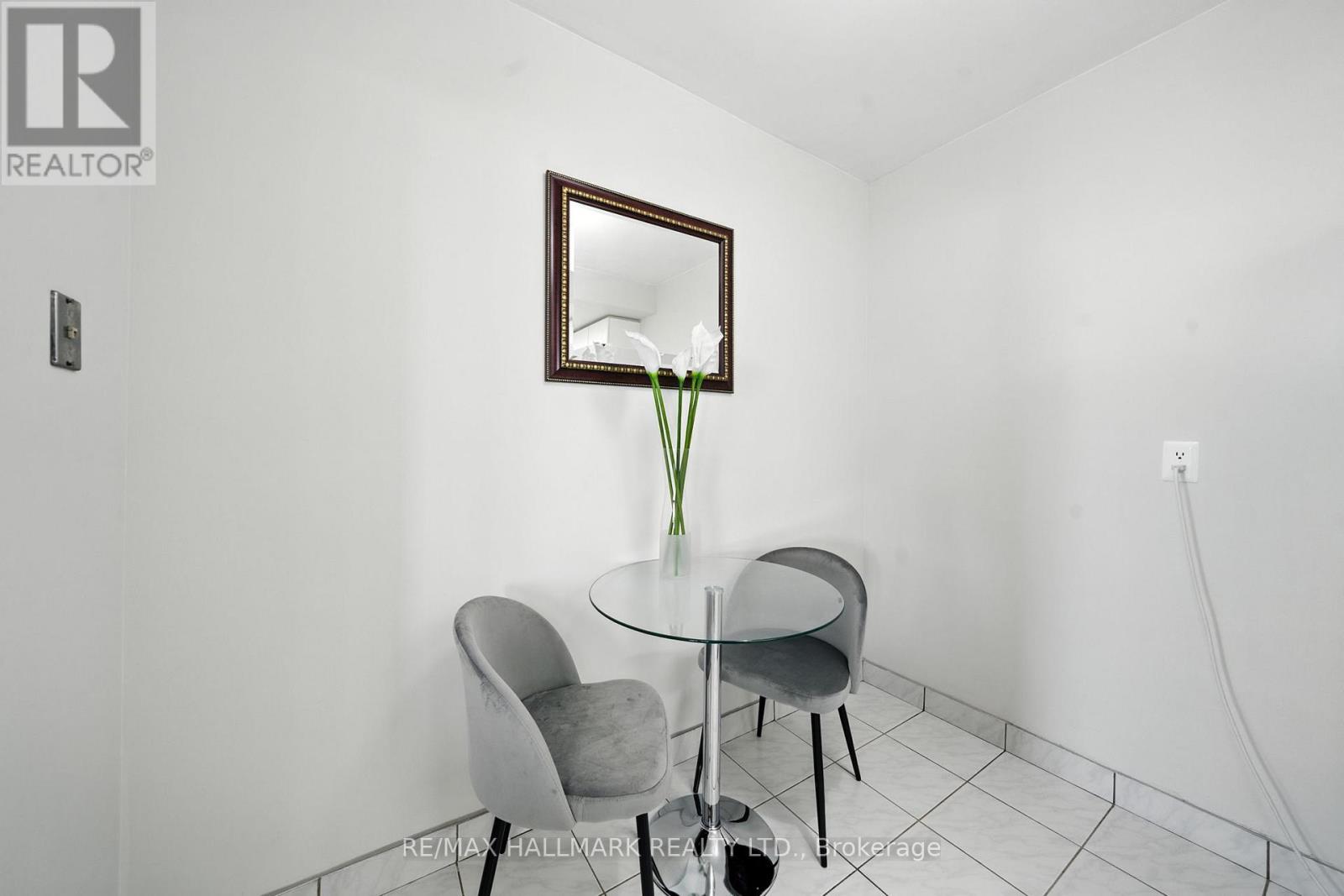 2002 - 215 Wynford Drive, Toronto, Ontario  M3C 3P5 - Photo 16 - C12485245