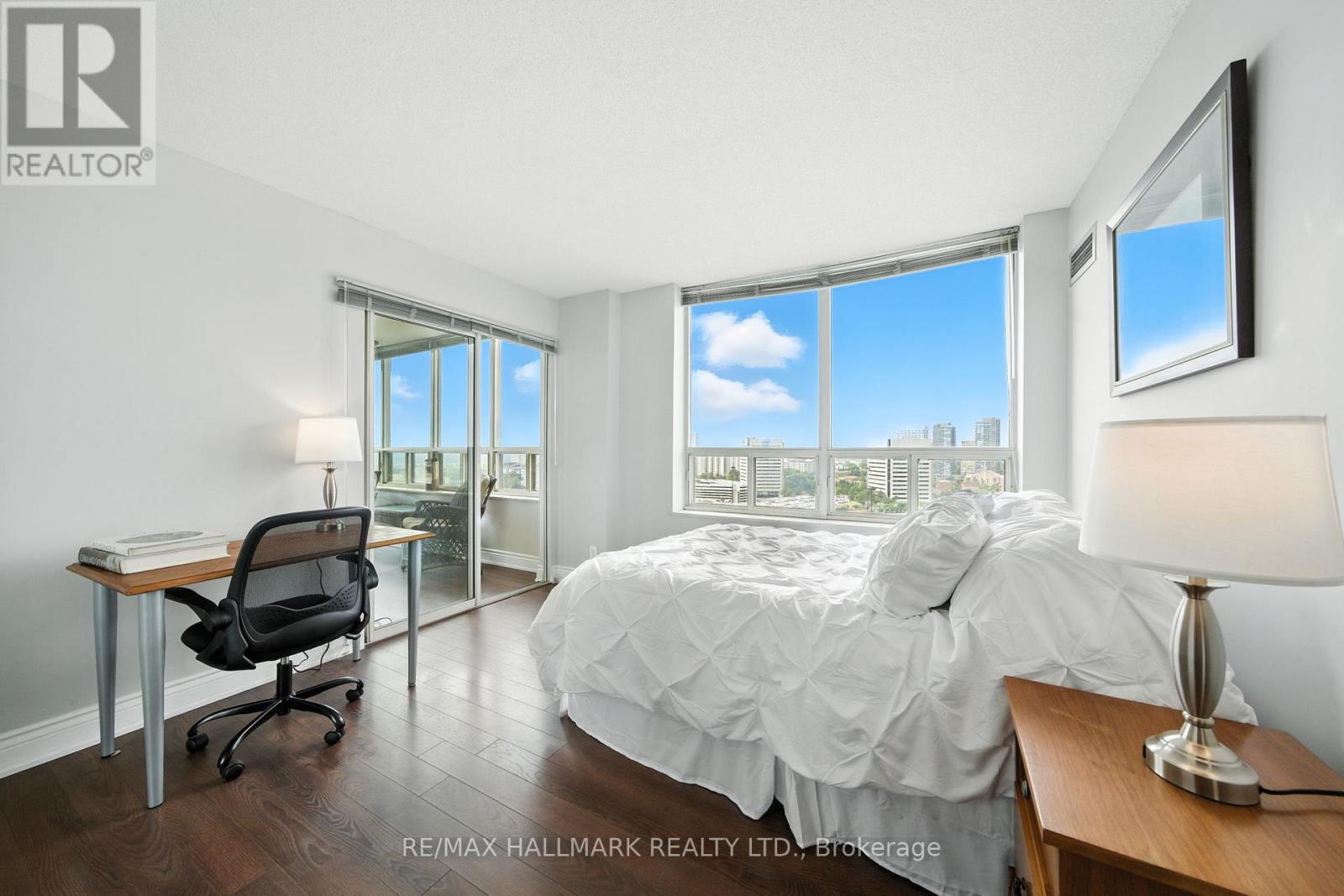 2002 - 215 Wynford Drive, Toronto, Ontario  M3C 3P5 - Photo 24 - C12485245