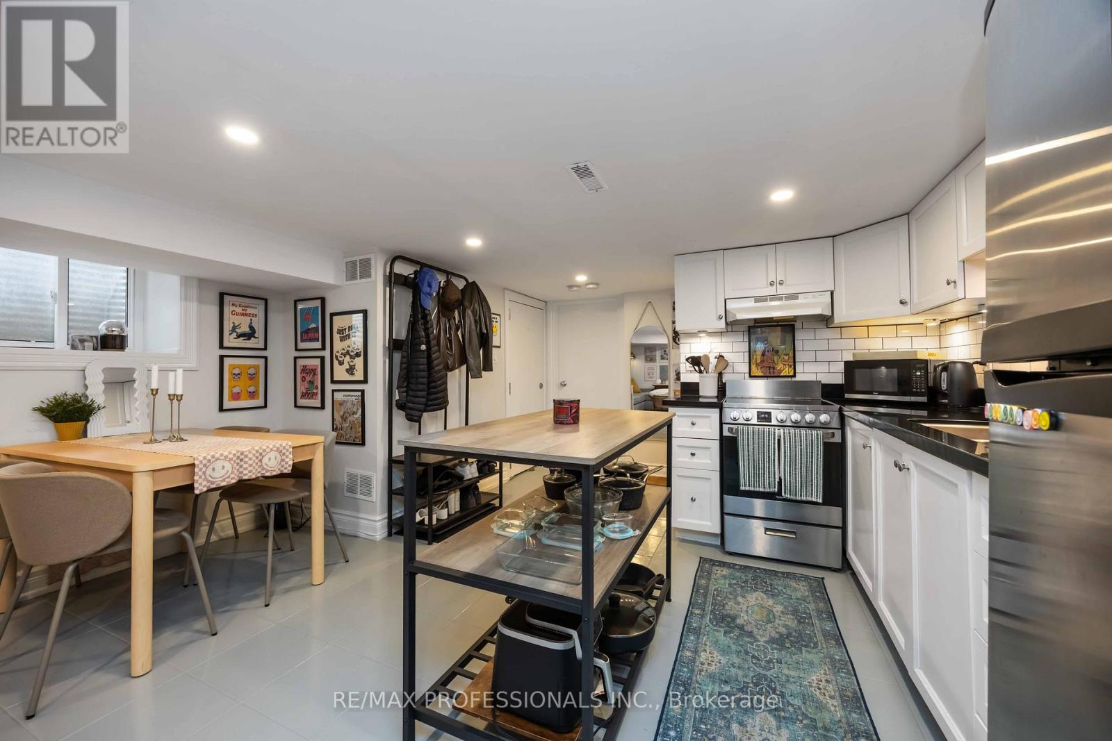 Basement Unit - 2 Afton Avenue Nw, Toronto, Ontario  M6J 1R7 - Photo 19 - C12485281