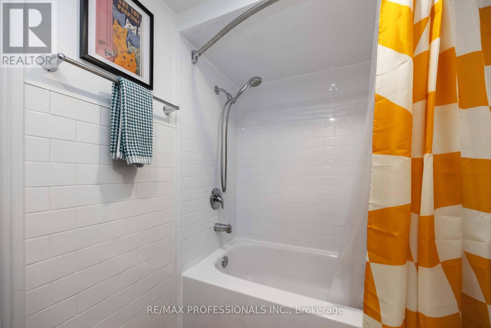 Basement Unit - 2 Afton Avenue Nw, Toronto, Ontario  M6J 1R7 - Photo 23 - C12485281