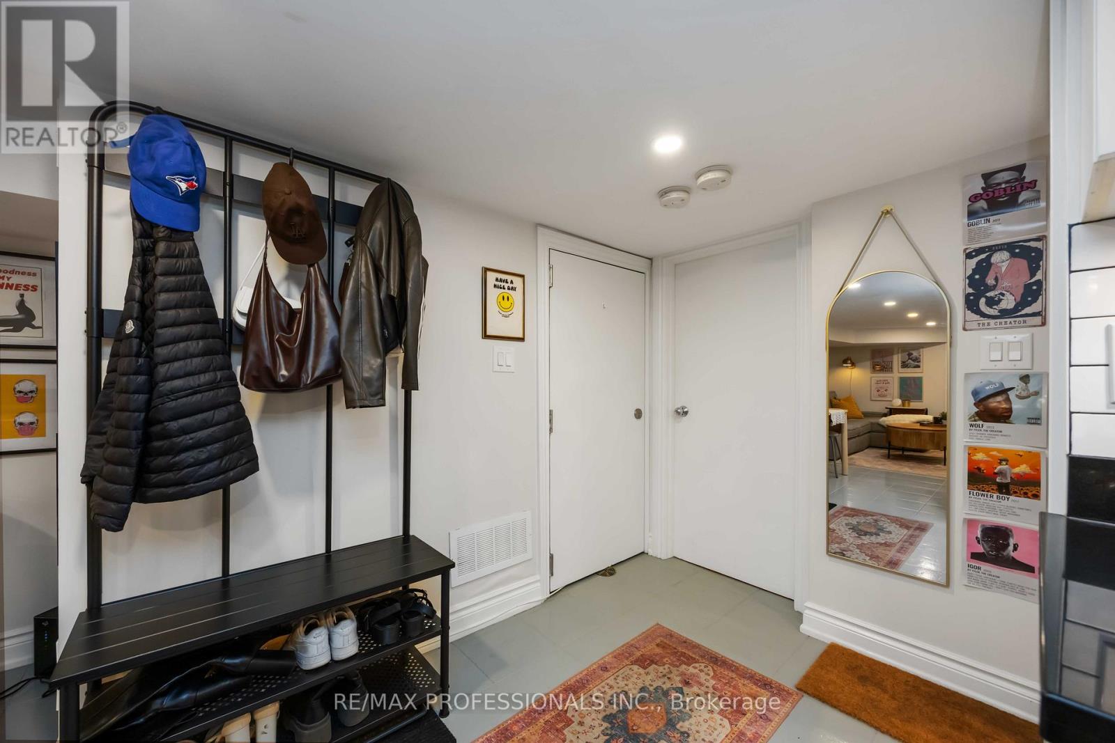 Basement Unit - 2 Afton Avenue Nw, Toronto, Ontario  M6J 1R7 - Photo 25 - C12485281