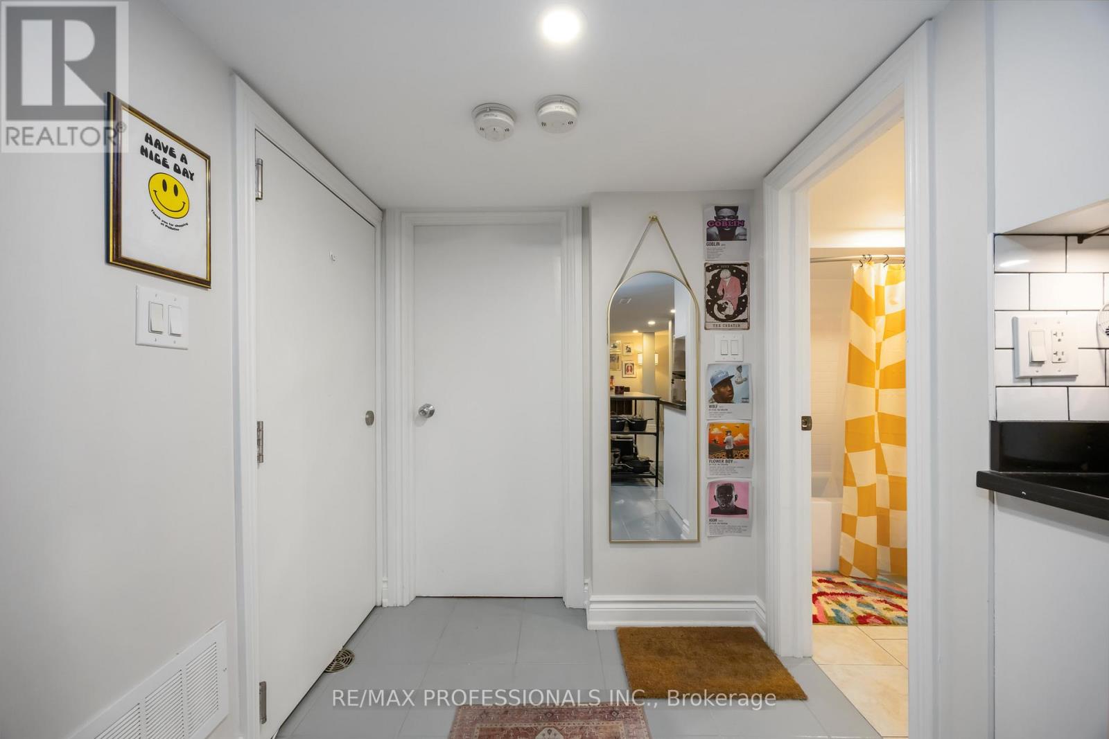 Basement Unit - 2 Afton Avenue Nw, Toronto, Ontario  M6J 1R7 - Photo 26 - C12485281