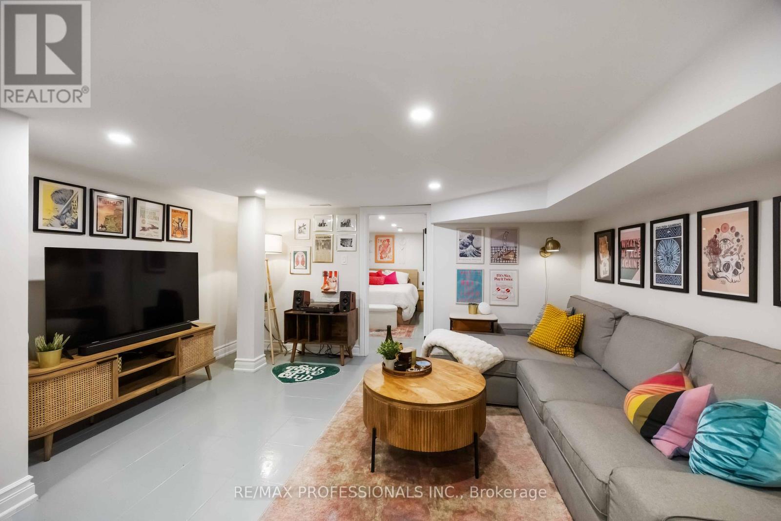 Basement Unit - 2 Afton Avenue Nw, Toronto, Ontario  M6J 1R7 - Photo 4 - C12485281