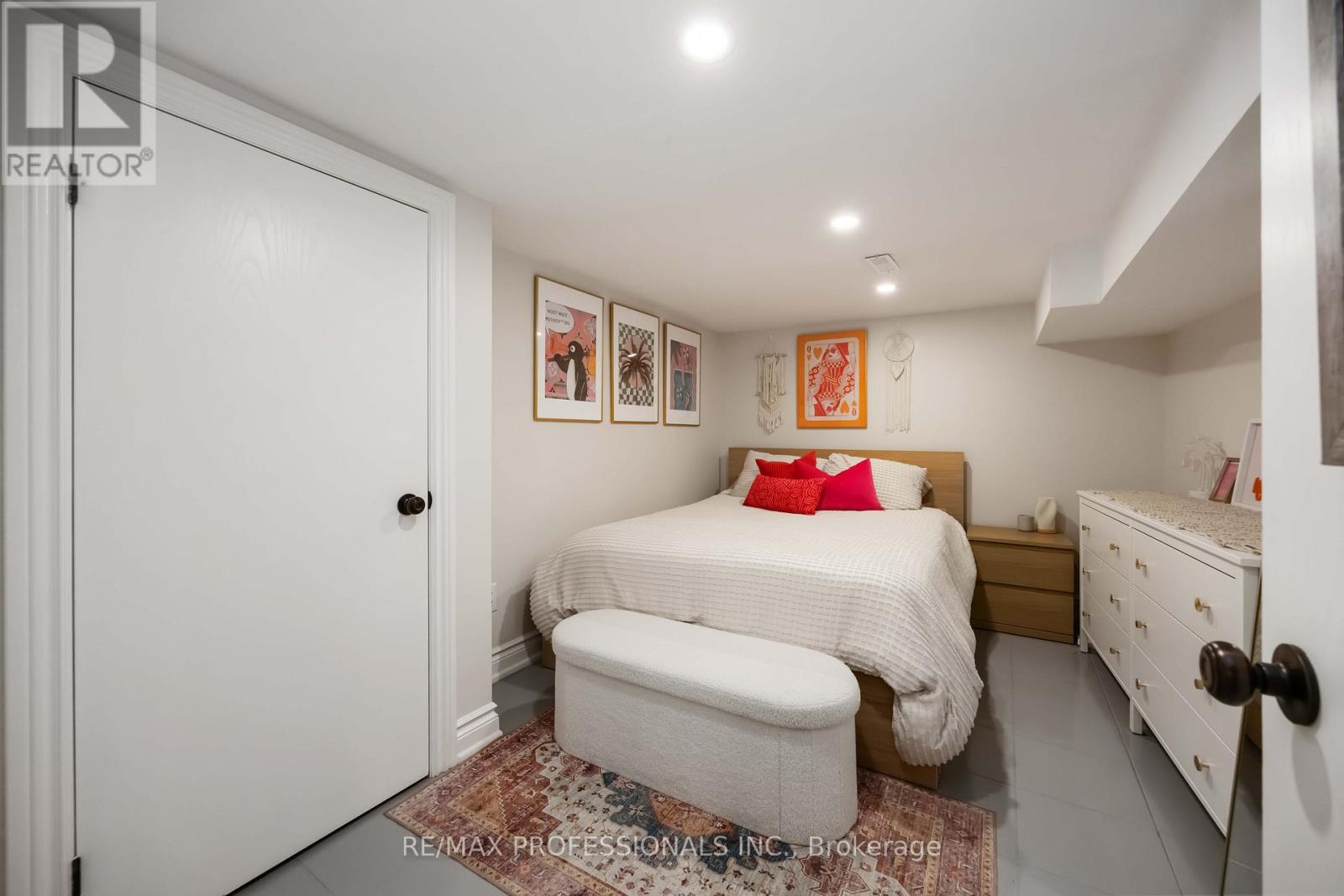 Basement Unit - 2 Afton Avenue Nw, Toronto, Ontario  M6J 1R7 - Photo 8 - C12485281