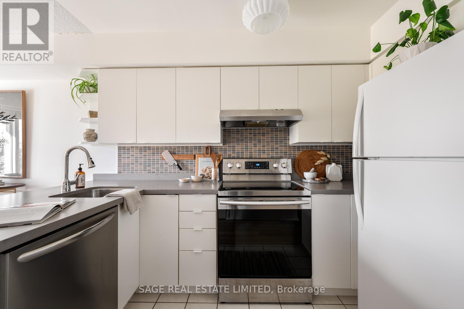 221 - 20 Merchant Lane, Toronto, Ontario  M6P 4J6 - Photo 10 - C12485303