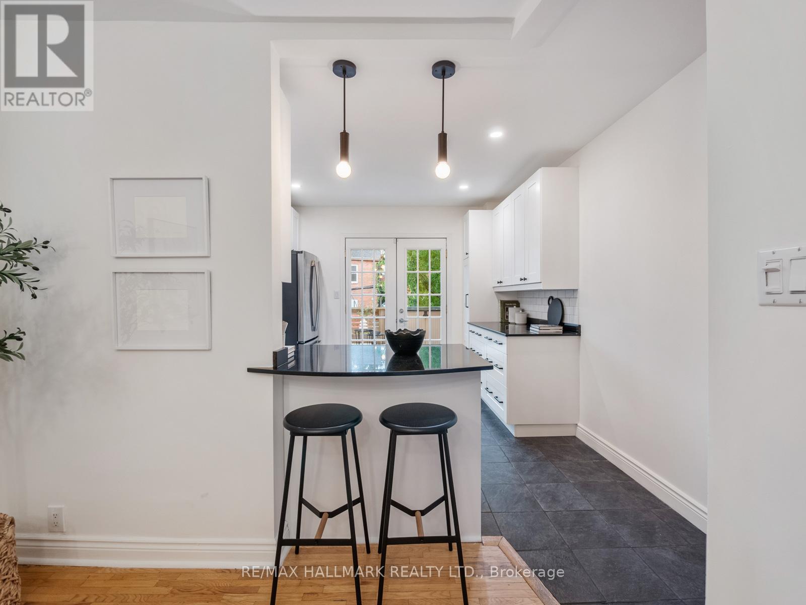 31 Tennis Crescent, Toronto (North Riverdale), Ontario  M4K 1J4 - Photo 10 - E12485207