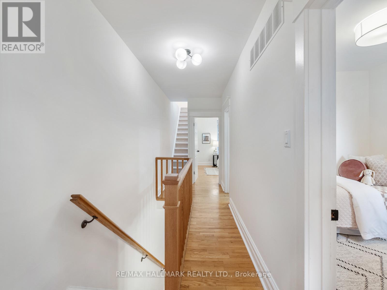 31 Tennis Crescent, Toronto (North Riverdale), Ontario  M4K 1J4 - Photo 19 - E12485207