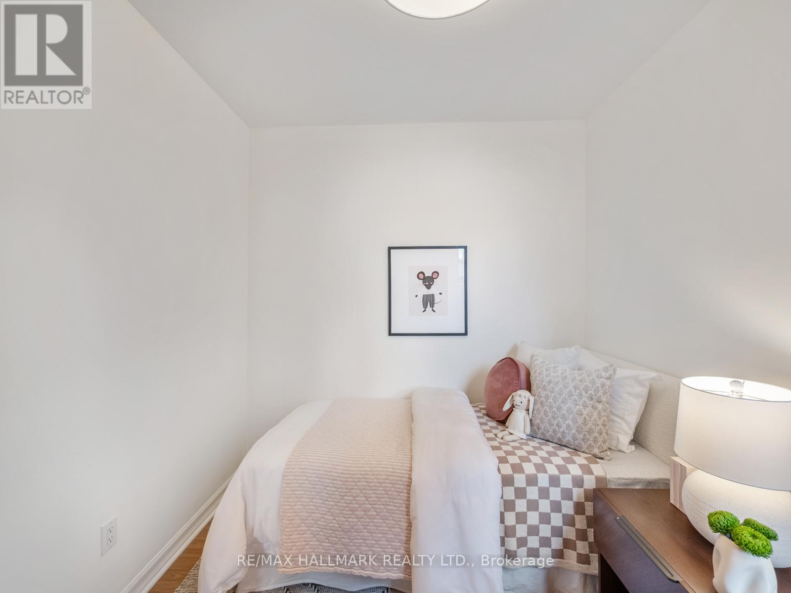 31 Tennis Crescent, Toronto (North Riverdale), Ontario  M4K 1J4 - Photo 24 - E12485207