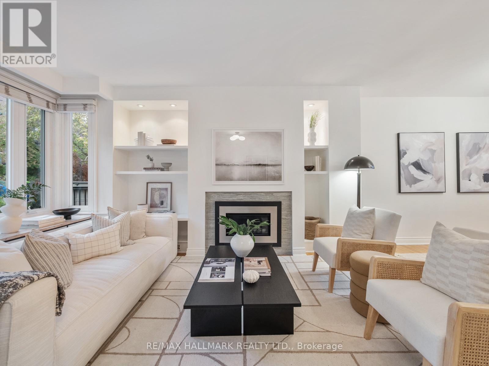 31 Tennis Crescent, Toronto (North Riverdale), Ontario  M4K 1J4 - Photo 3 - E12485207