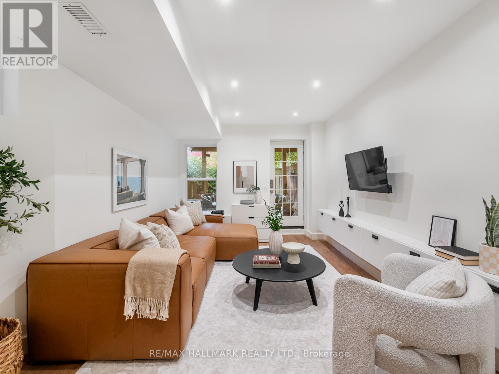 31 Tennis Crescent, Toronto (North Riverdale), Ontario  M4K 1J4 - Photo 37 - E12485207