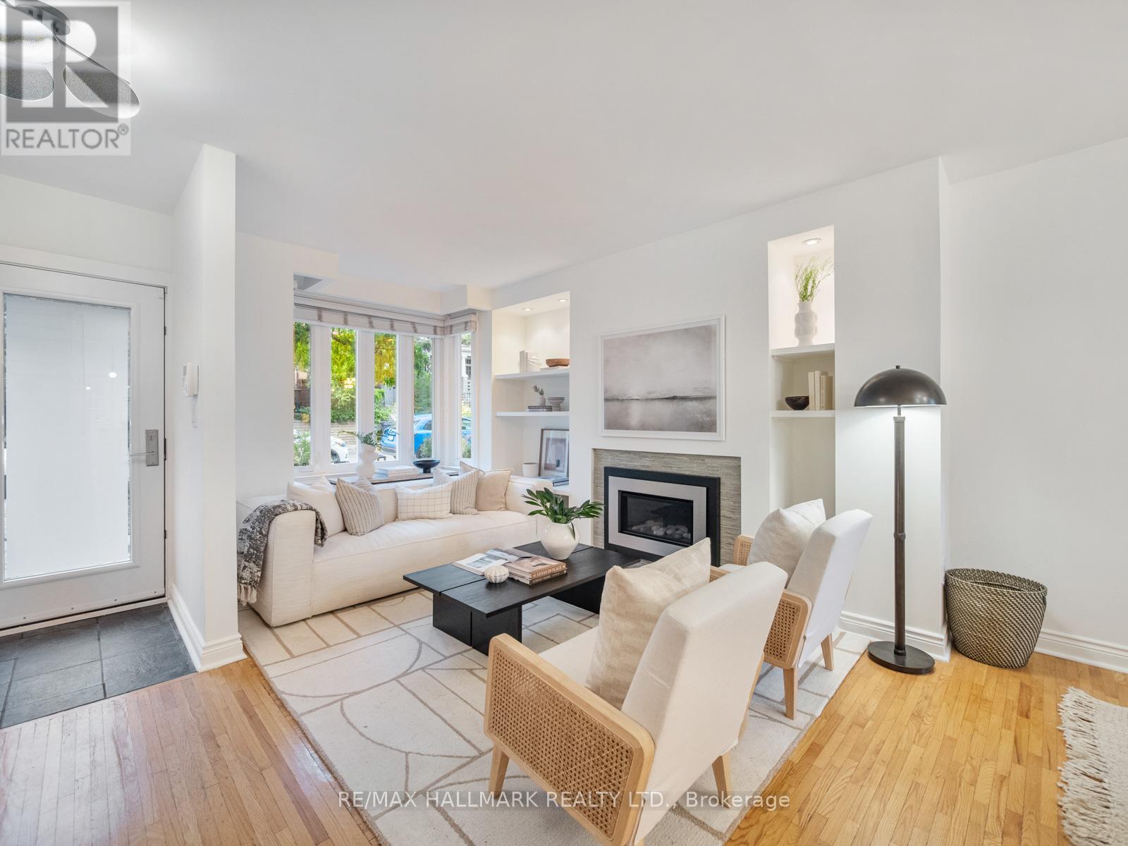 31 Tennis Crescent, Toronto (North Riverdale), Ontario  M4K 1J4 - Photo 4 - E12485207