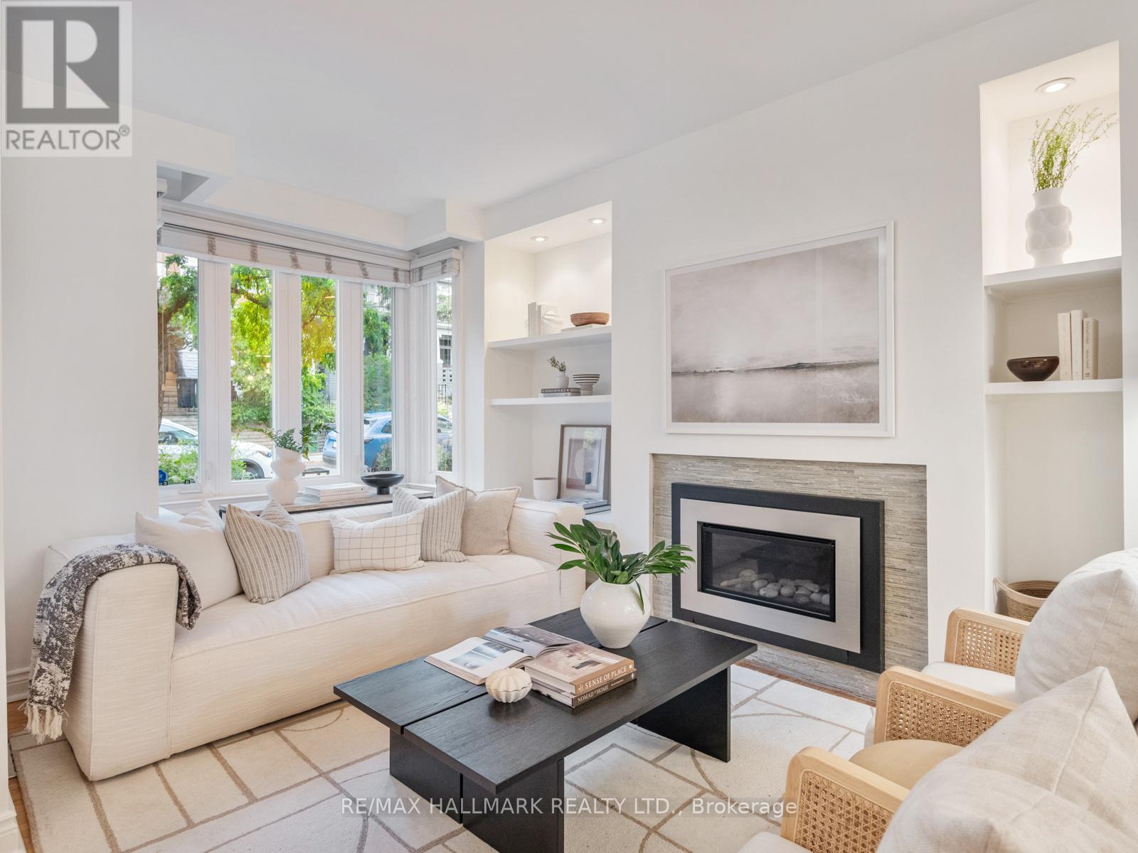 31 Tennis Crescent, Toronto (North Riverdale), Ontario  M4K 1J4 - Photo 5 - E12485207