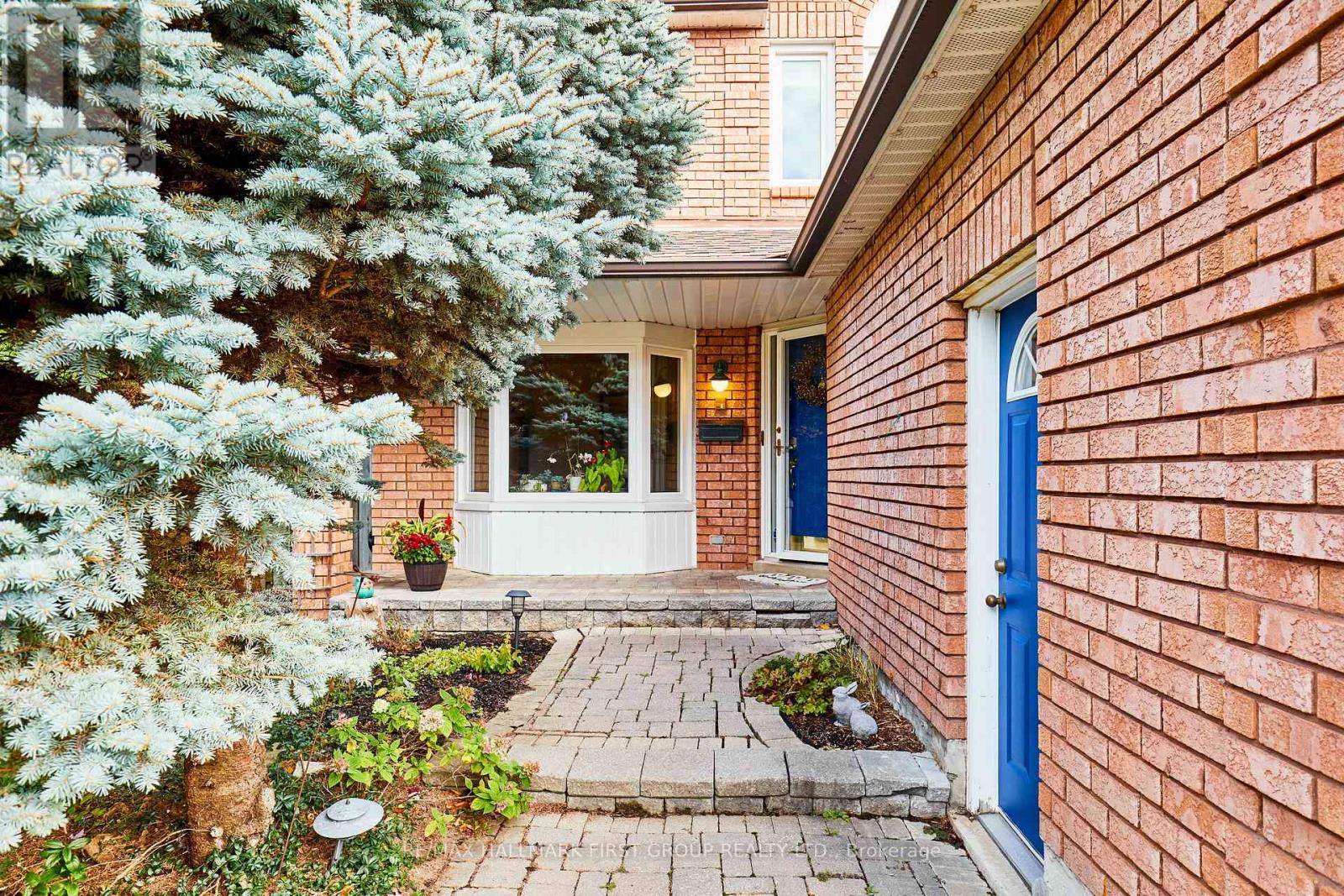 1618 Baggins Street, Pickering, Ontario  L1W 0B6 - Photo 2 - E12485218