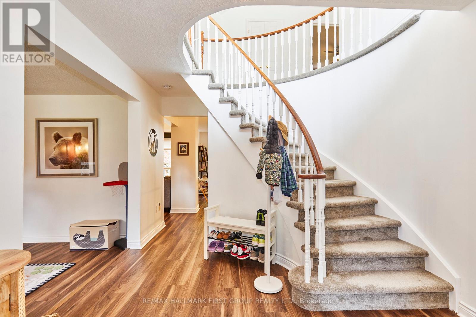 1618 Baggins Street, Pickering, Ontario  L1W 0B6 - Photo 9 - E12485218