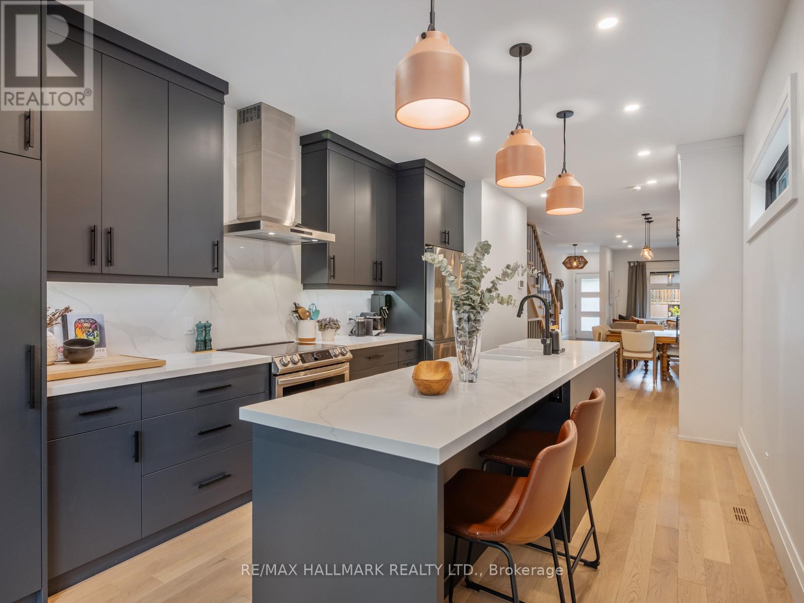 28 Sproat Avenue, Toronto, Ontario  M4M 1W4 - Photo 10 - E12485241