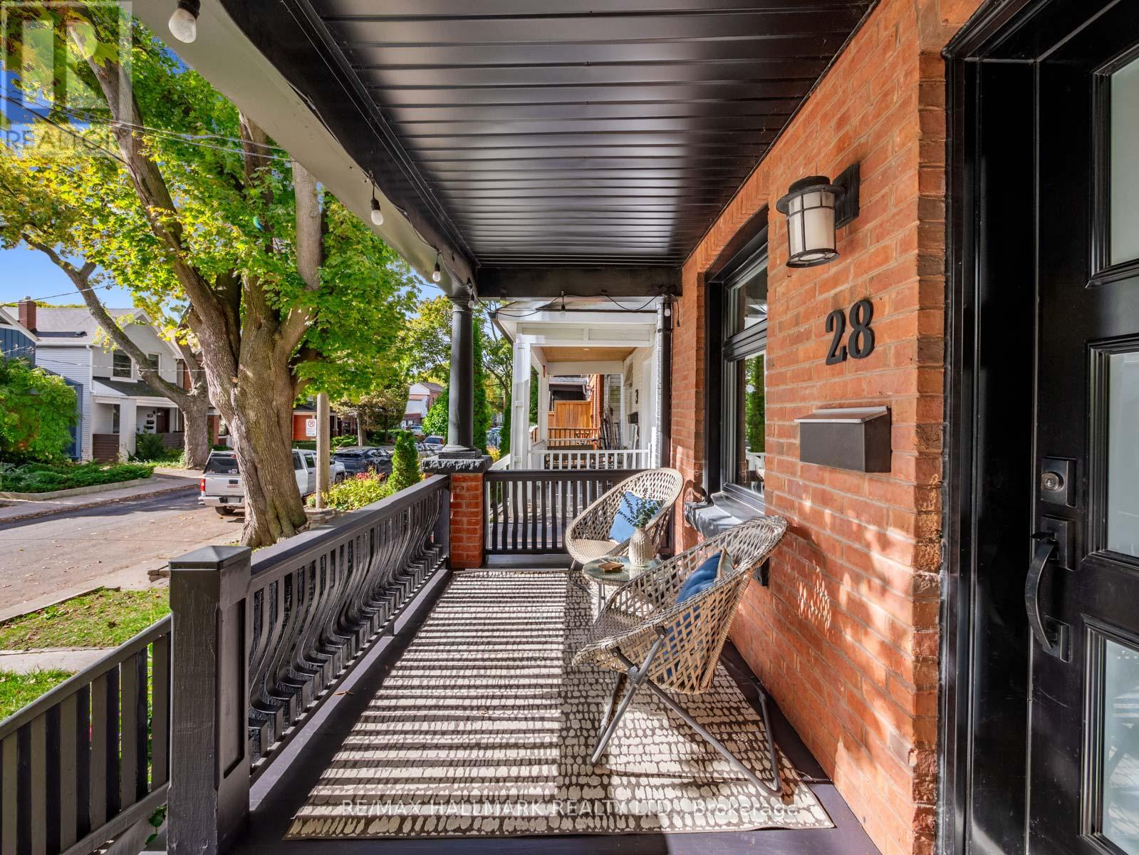 28 Sproat Avenue, Toronto, Ontario  M4M 1W4 - Photo 2 - E12485241