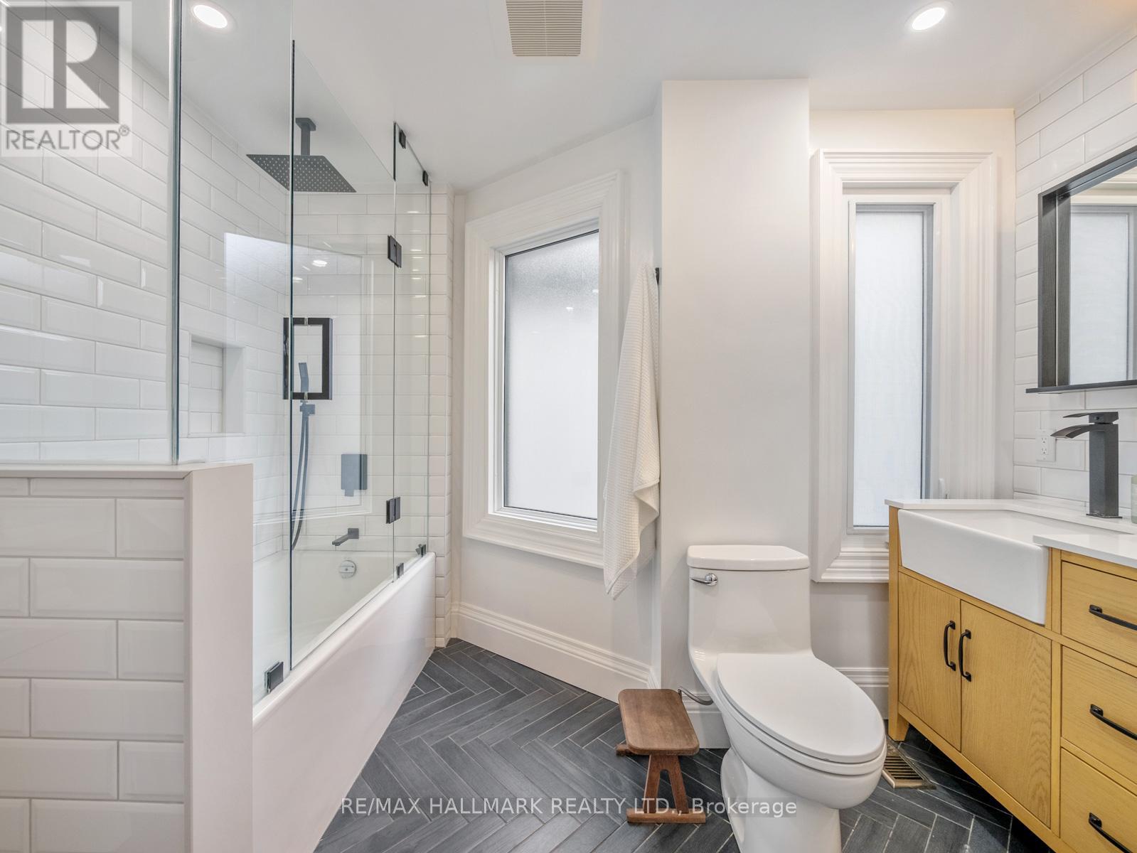 28 Sproat Avenue, Toronto, Ontario  M4M 1W4 - Photo 23 - E12485241