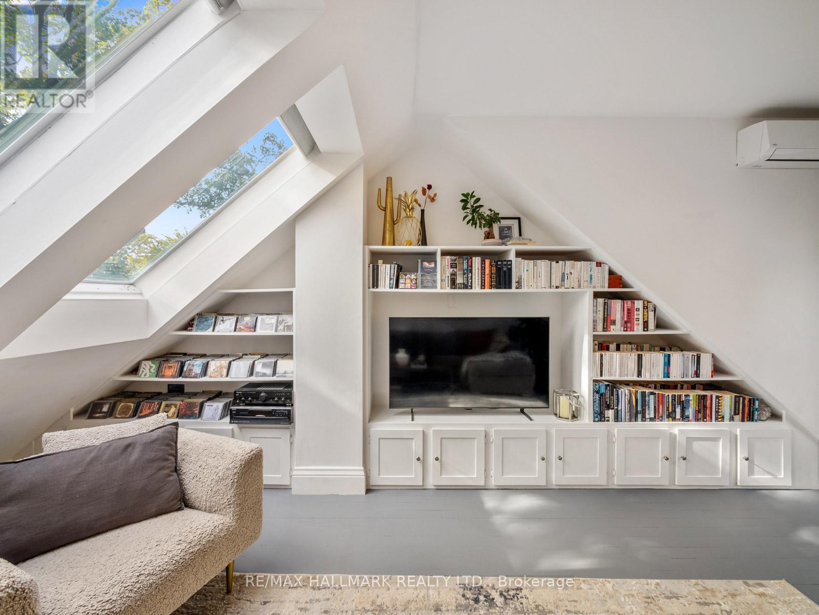 28 Sproat Avenue, Toronto, Ontario  M4M 1W4 - Photo 27 - E12485241