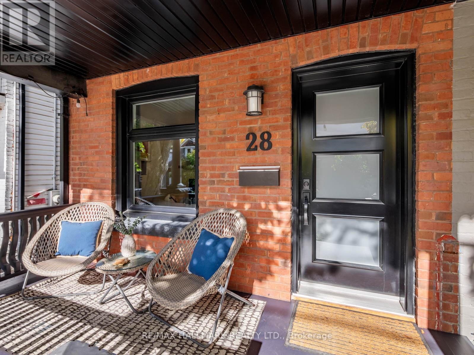 28 Sproat Avenue, Toronto, Ontario  M4M 1W4 - Photo 3 - E12485241