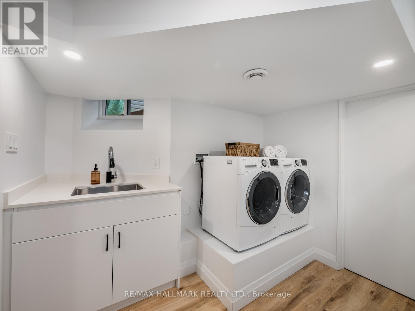 28 Sproat Avenue, Toronto, Ontario  M4M 1W4 - Photo 38 - E12485241