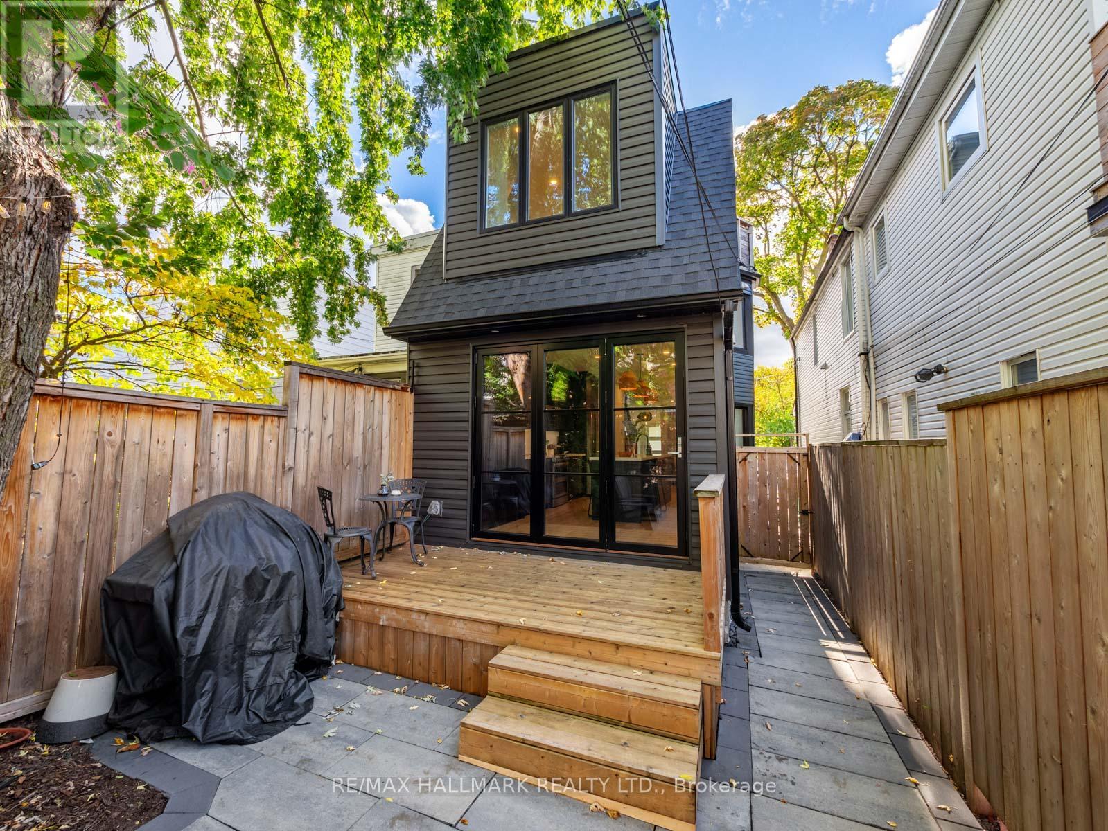 28 Sproat Avenue, Toronto, Ontario  M4M 1W4 - Photo 40 - E12485241