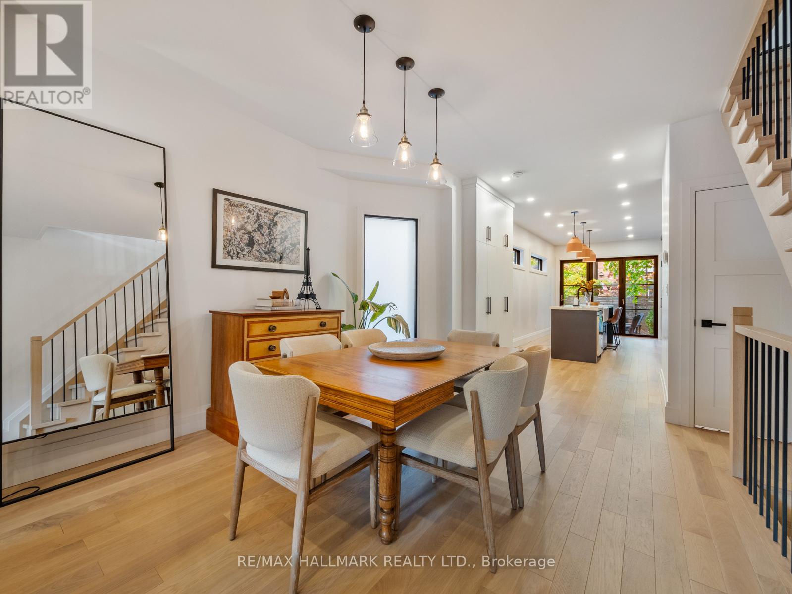 28 Sproat Avenue, Toronto, Ontario  M4M 1W4 - Photo 9 - E12485241