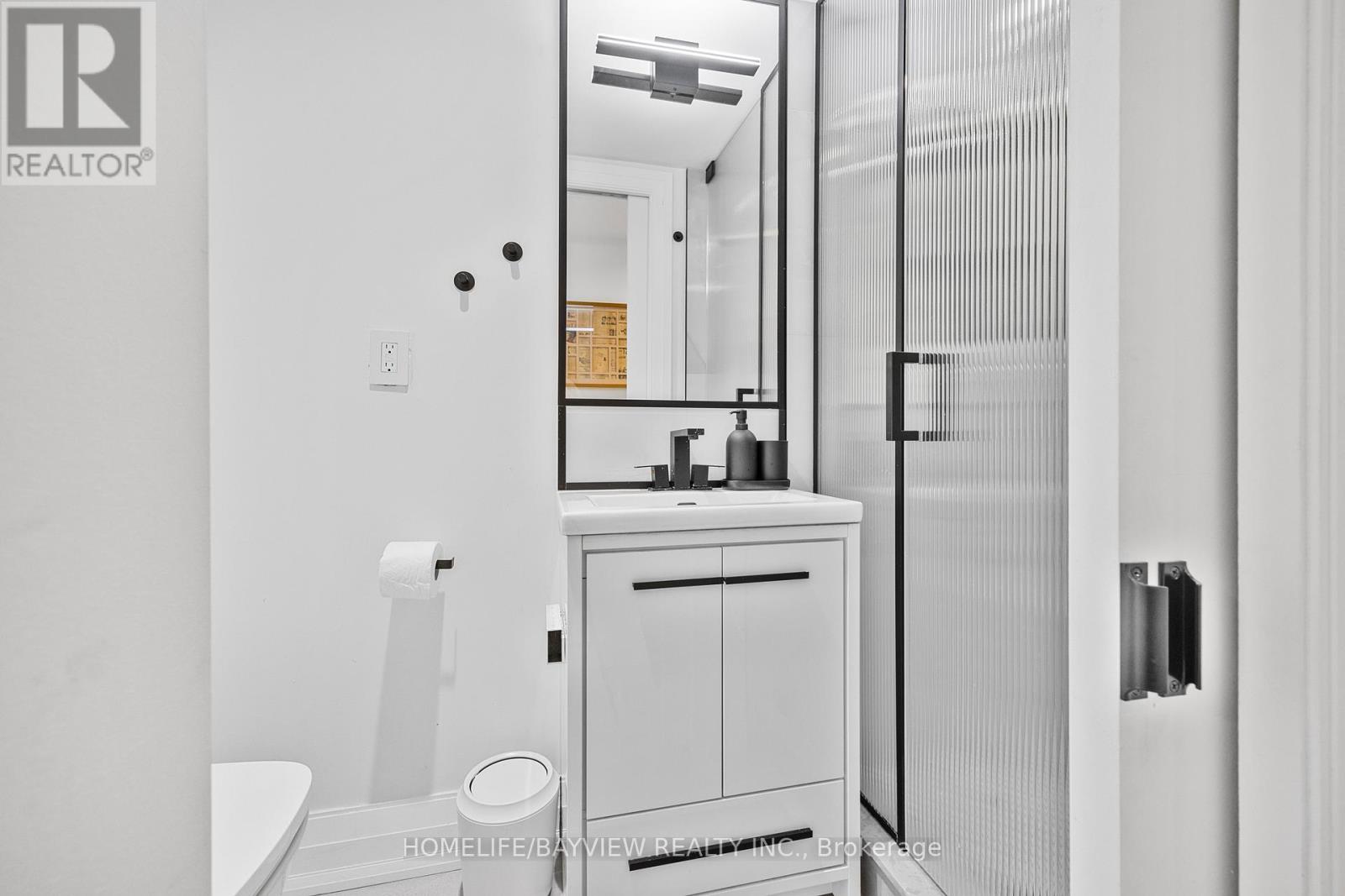 9 Kenworthy Avenue, Toronto (Oakridge), Ontario  M1L 3B1 - Photo 14 - E12485287