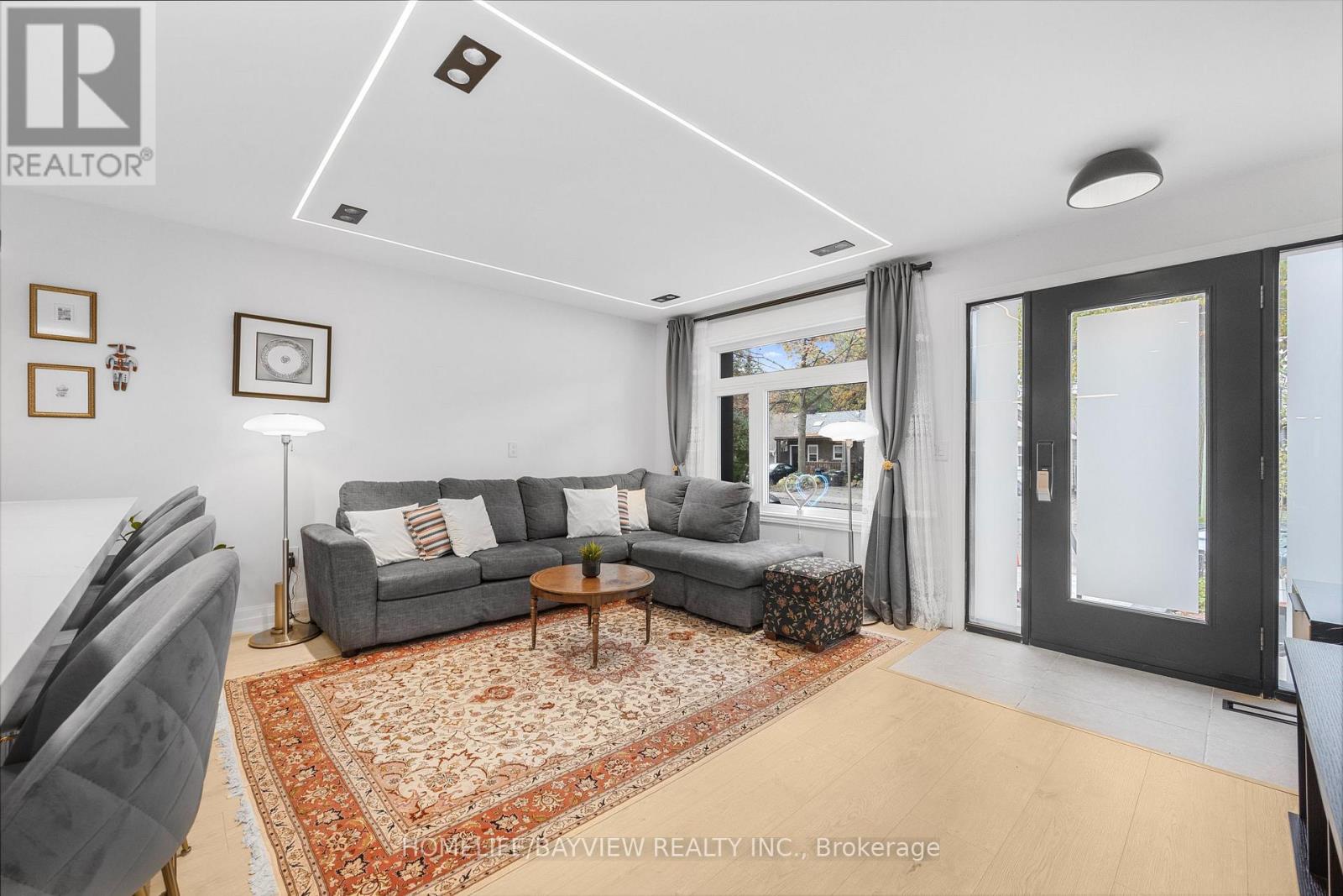 9 Kenworthy Avenue, Toronto (Oakridge), Ontario  M1L 3B1 - Photo 6 - E12485287