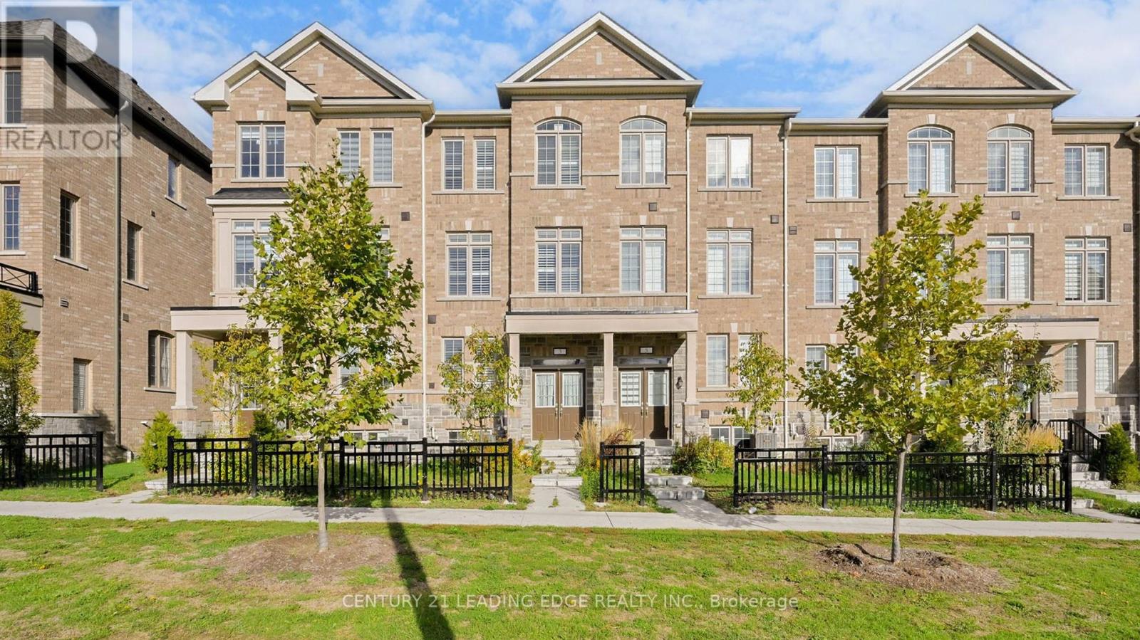 3 Royal Collection Way, Whitby, Ontario  L1P 0P1 - Photo 2 - E12485298