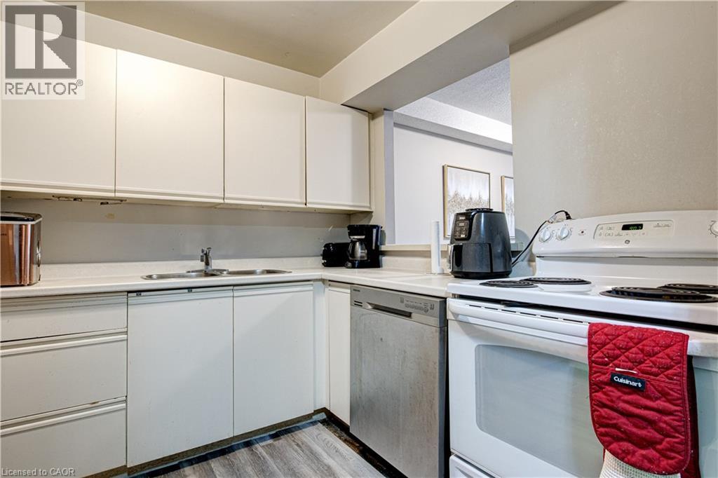 18 Holborn Court Unit# 104, Kitchener, Ontario  N2A 4A1 - Photo 9 - 40782470