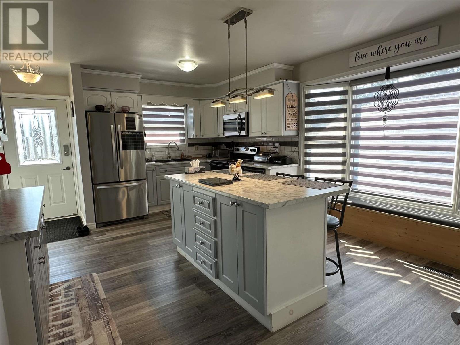 43 London Cres, Elliot Lake, Ontario P5A 2P7 - Photo 4 - SM252826