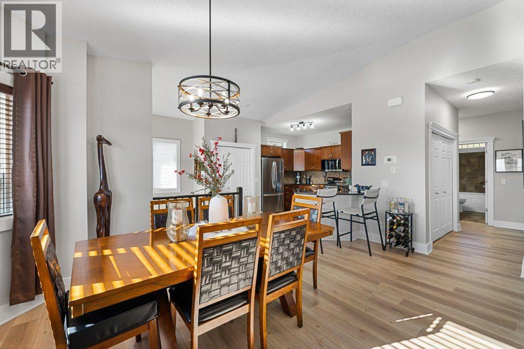 528 Rocky Vista Gardens Nw, Calgary, Alberta  T3G 0B7 - Photo 9 - A2259681