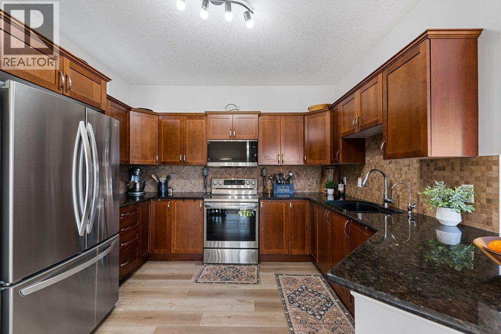 528 Rocky Vista Gardens Nw, Calgary, Alberta  T3G 0B7 - Photo 3 - A2259681