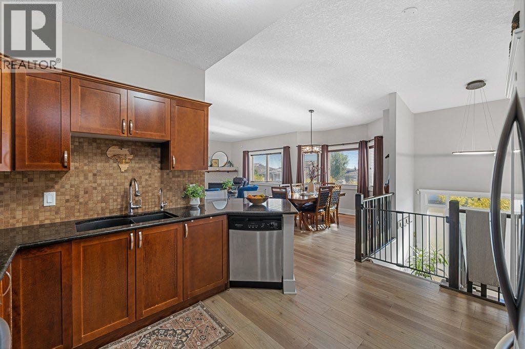 528 Rocky Vista Gardens Nw, Calgary, Alberta  T3G 0B7 - Photo 5 - A2259681