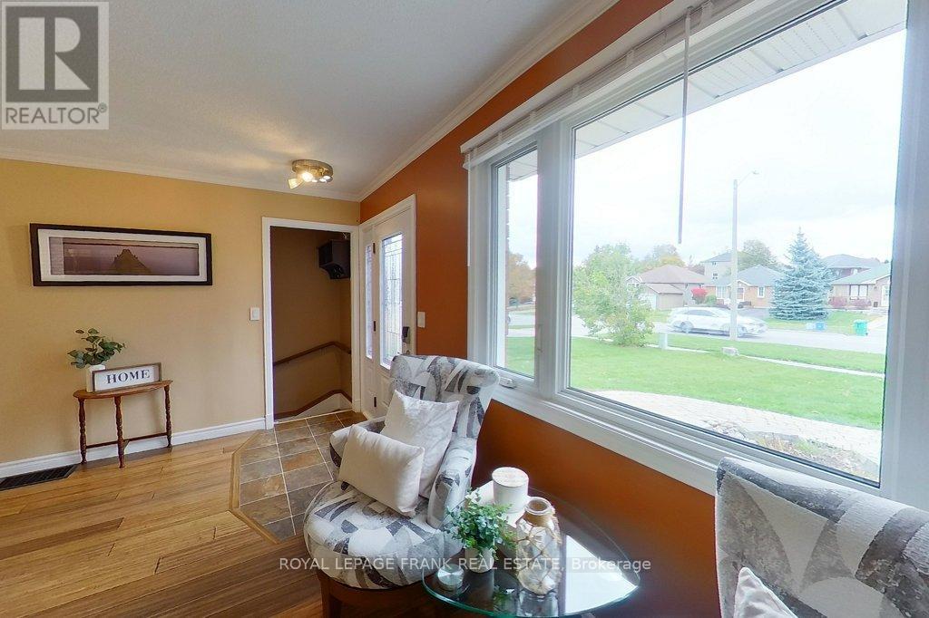 324 Towerhill Road, Peterborough, Ontario  K9H 7R7 - Photo 5 - X12485324