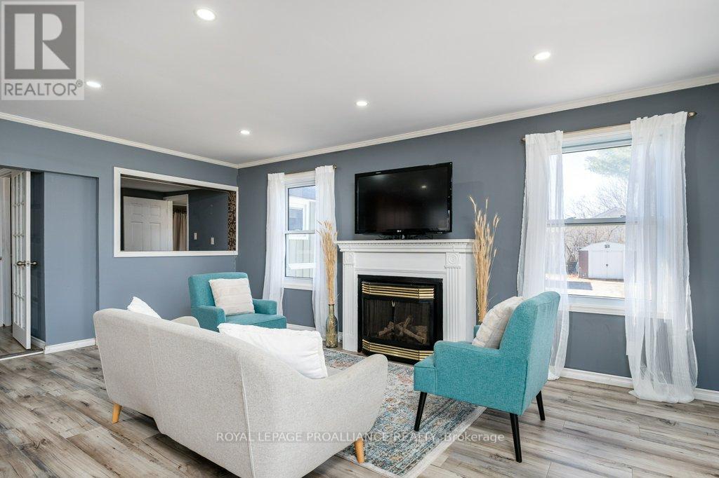 262 South Trent Street, Quinte West, Ontario K0K 1C0 - Photo 25 - X12485381