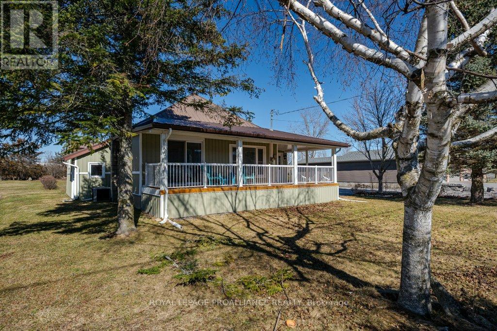 262 South Trent Street, Quinte West, Ontario K0K 1C0 - Photo 3 - X12485381